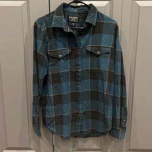 FILSON woman’s flannel button down